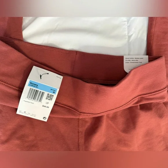 Nike Red Leggings Stretchy Athletic Wear NWT - Picture 3 of 3